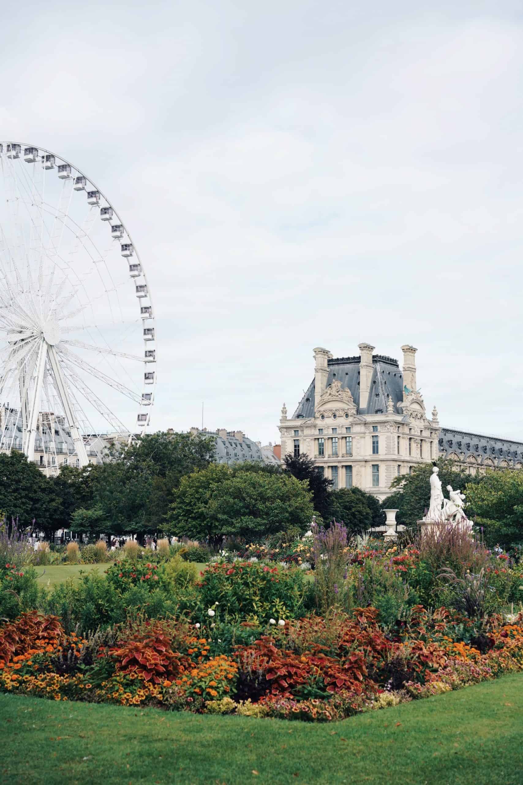 Garden with the Jardin des Plantes and a ferris wheel in the background